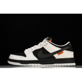 TIGHTBOOTH x NIKE Dunk SB Corte Bajo Negro Blanco