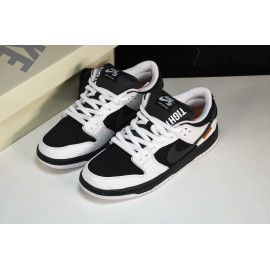 TIGHTBOOTH x NIKE Dunk SB Corte Bajo Negro Blanco