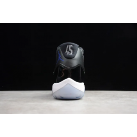 Air Jordan 11 “Space Jam” Negro Azul