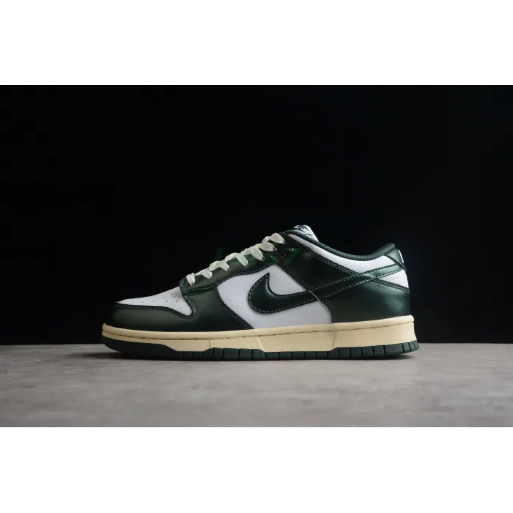 SB Dunk Low Vintage Green