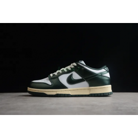 SB Dunk Low Vintage Green