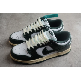 SB Dunk Low Easter Lila