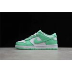 SB Dunk Low WMNS “Green Glow”