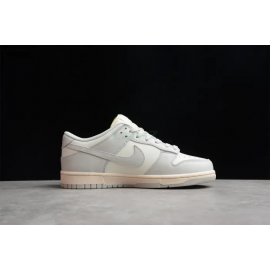 NK SB Dunk LOW “Light Bone”