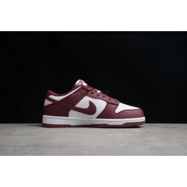 NK SB Dunk Low Bordeaux