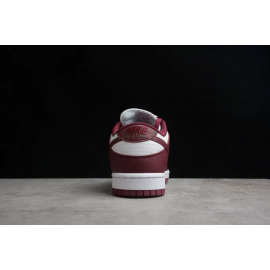 NK SB Dunk Low Bordeaux