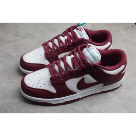 NK SB Dunk Low Bordeaux