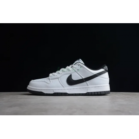 SB Dunk Low Blanco Negro