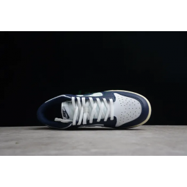 SB Dunk Low Vintage Navy”