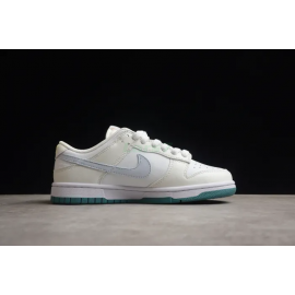 SB Dunk Low Blanco