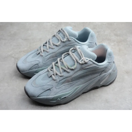 Yeezy Boost 700 V2“Hospital Blue”